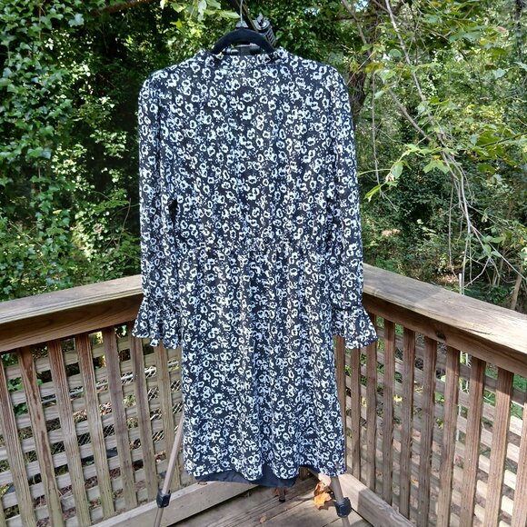 'Ditsey' Black & White Chiffon Floral Flowy &  Long Wrist Ruffles  Midi Sz M - Picture 12 of 12